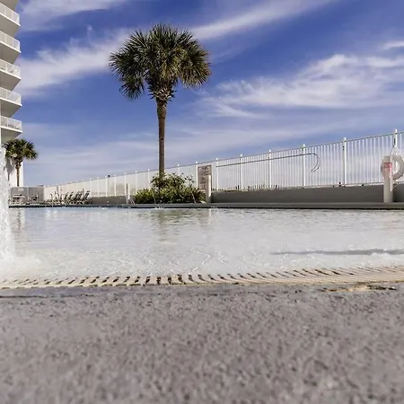 2 Bedroom Lighthouse Condo On The Beach With 2 Outdoor Pools And Heated Indoor Pool